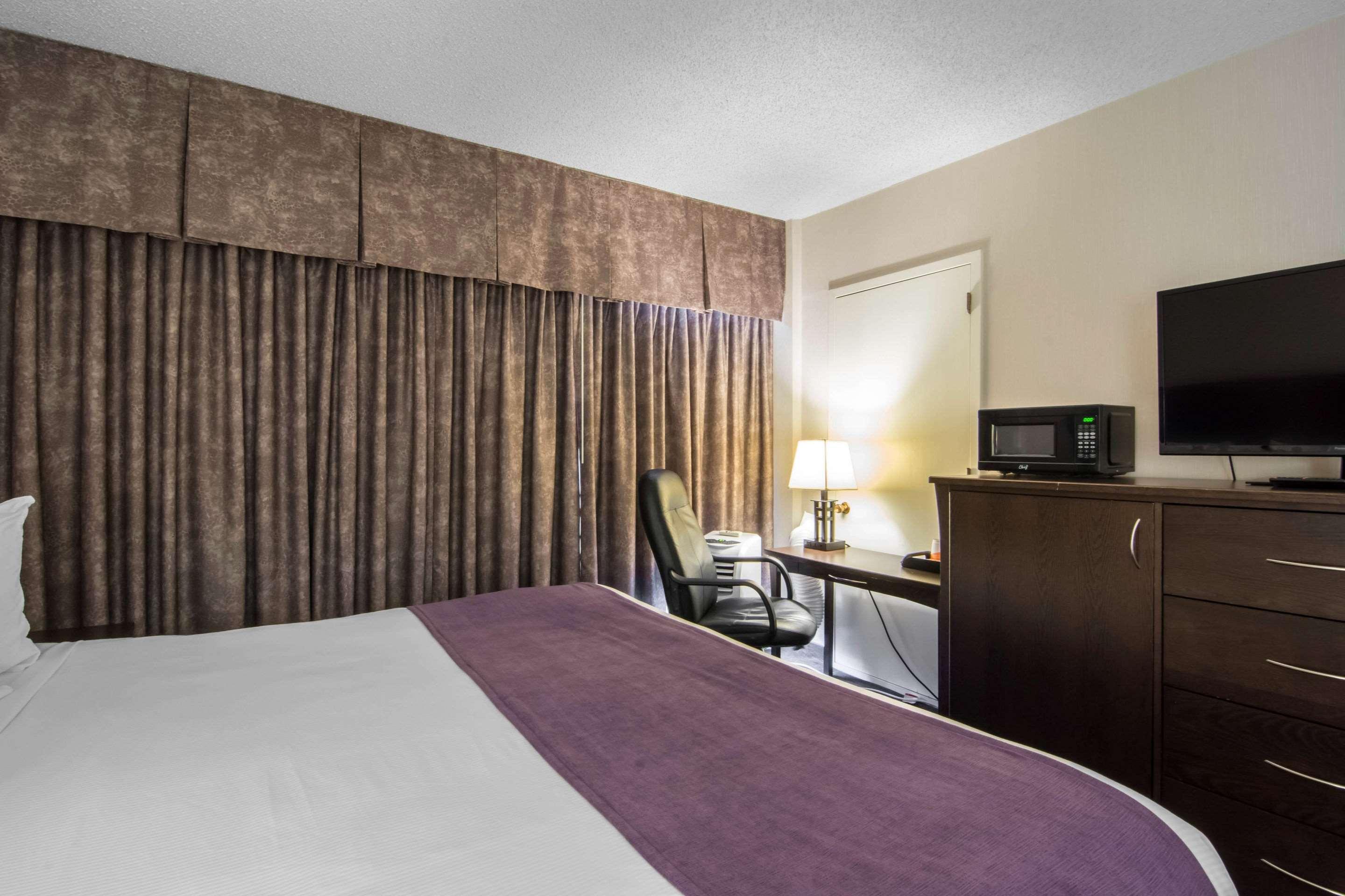 Quality Inn & Suites ילונייף מראה חיצוני תמונה