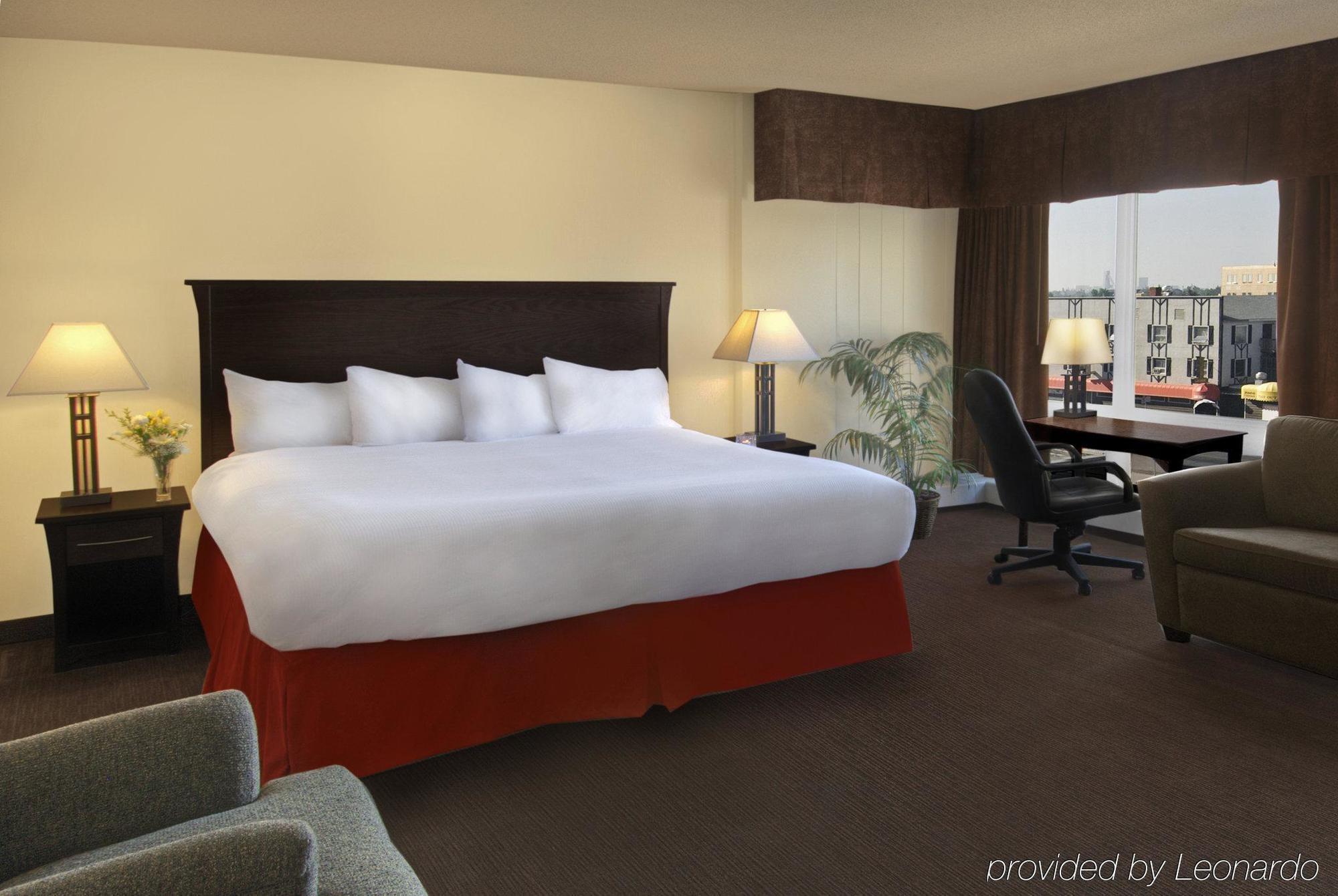 Quality Inn & Suites ילונייף חדר תמונה